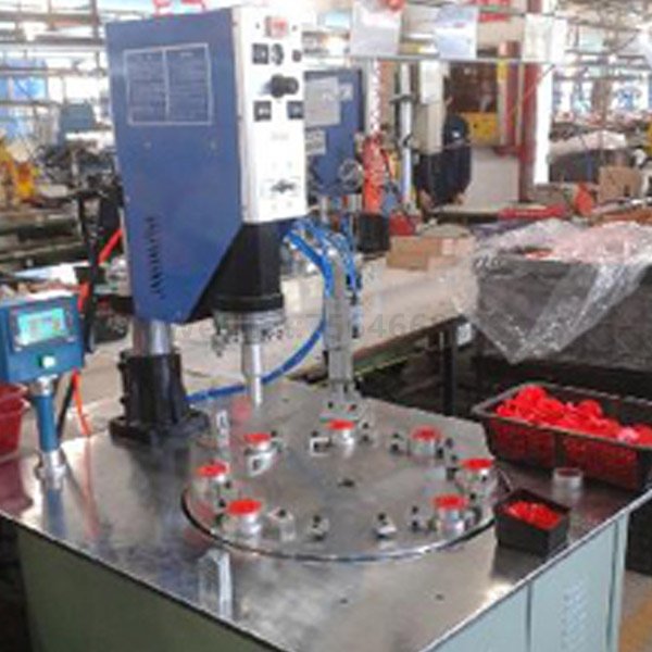 Máy hàn siêu âm nắp chai rượu chống hàng giả