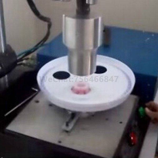 Máy hàn siêu âm để kéo căng bìa trống dầu nhựa