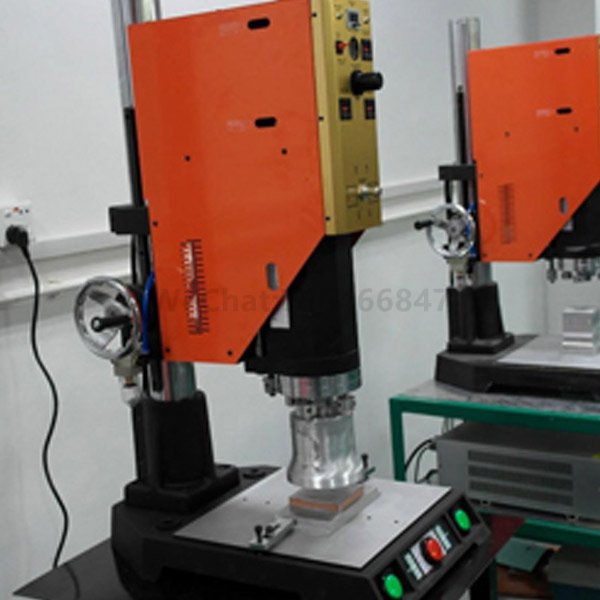 Máy hàn siêu âm cho hộp nối quang điện mặt trời