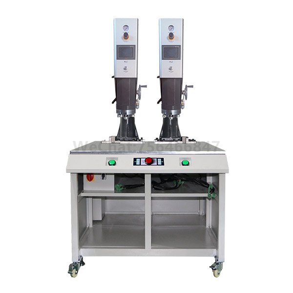 Double-head ultrasonic plastic welding machine