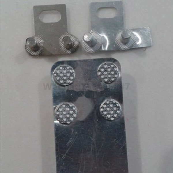 Ultrasonic metal spot welding machine for positive and negative electrode leads
