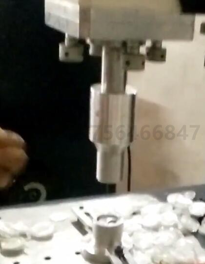 输液器滴斗超声波熔接机